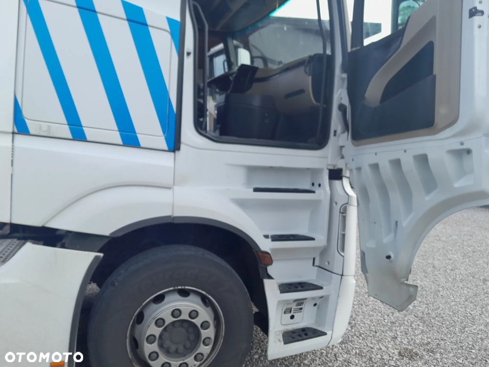Mercedes-Benz Actros - 16