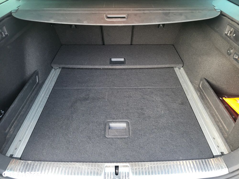 Volkswagen Passat 2.0 TDI SCR DSG Business - 22