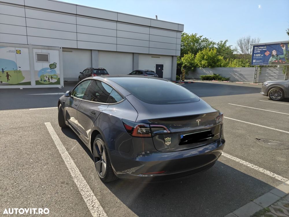 Tesla Model 3 Long Range AWD Premium - 4