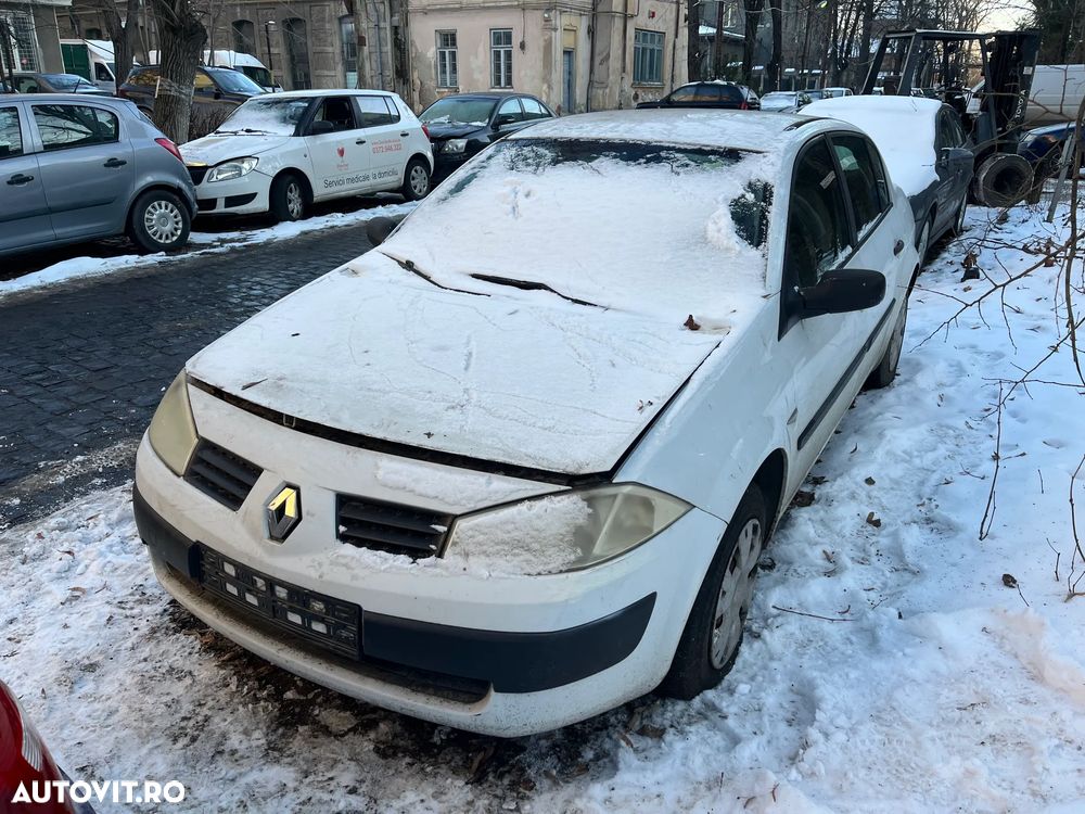 Dezmembrez Renault Megane II non facelift 1,5 dci alb 2005 - 4