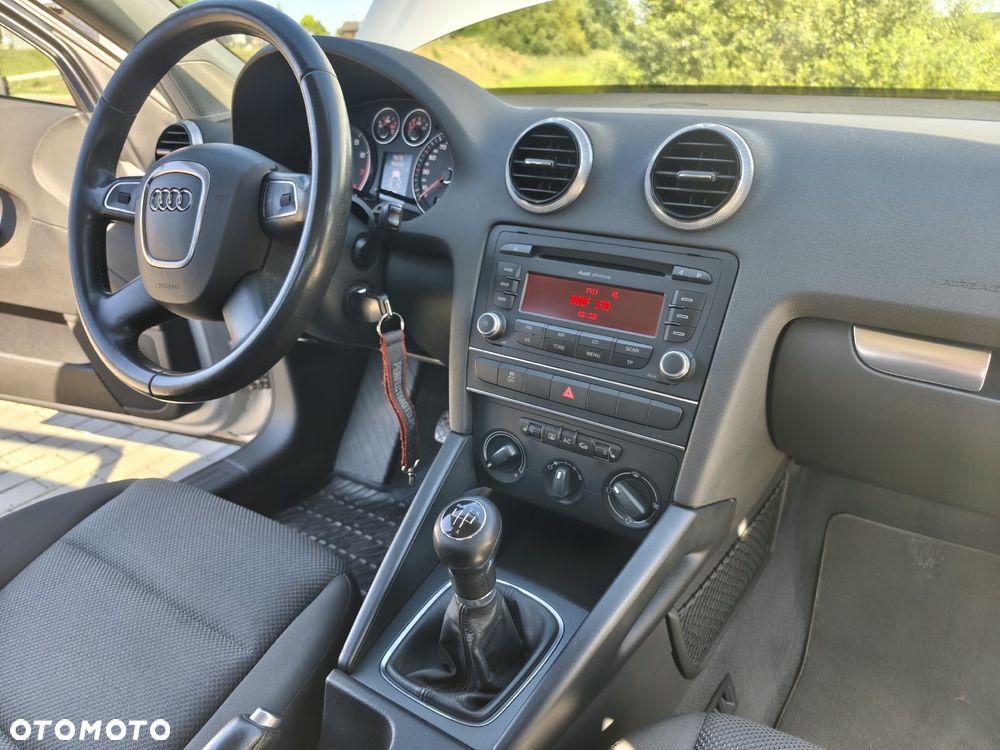 Audi A3 Sportback 1.6 Ambiente - 10