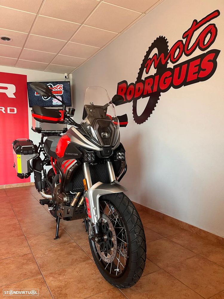 QJ Motor SRT 600SX - OFERTA DE 3 MALAS EM ALUMÍNIO + EQUIPAMENTO - 3