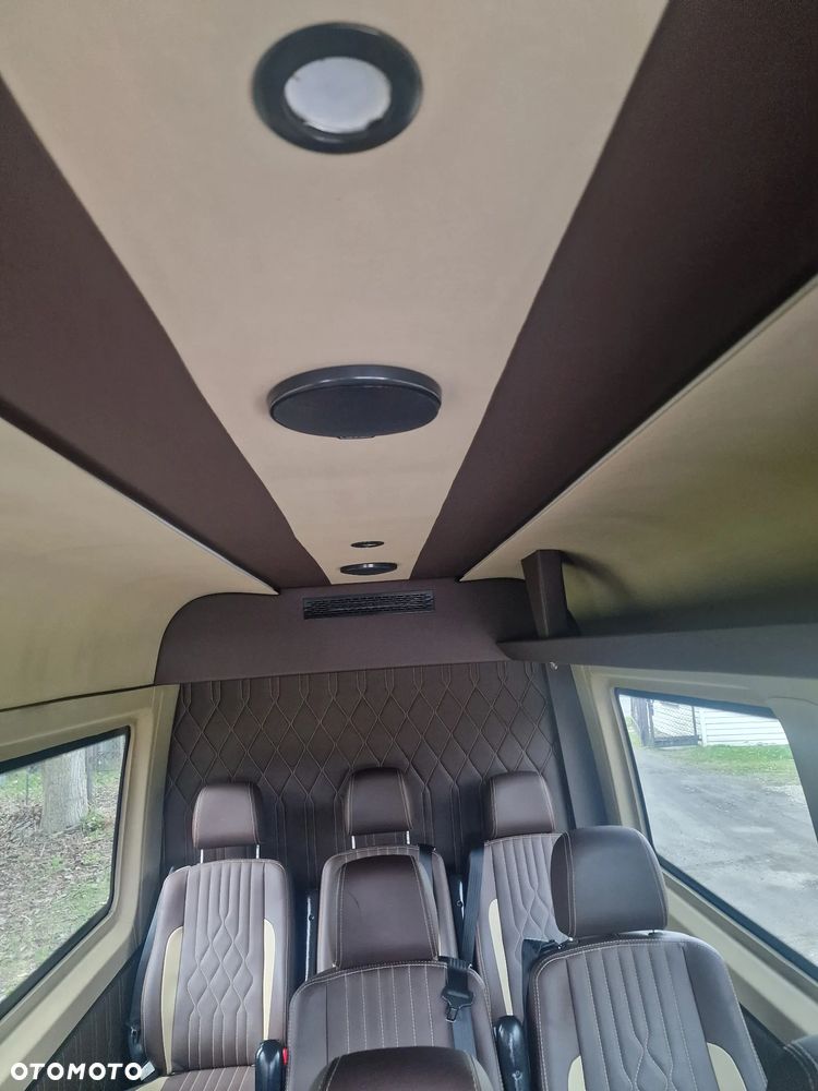 Mercedes-Benz Sprinter - 12