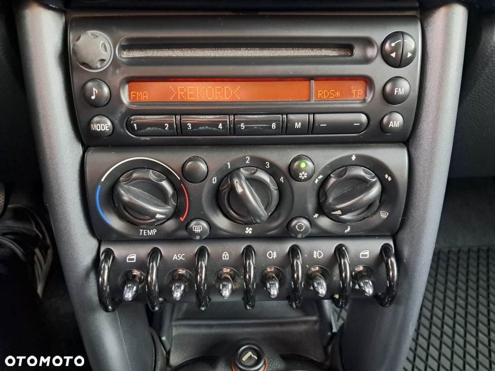 MINI ONE Sidewalk - 17