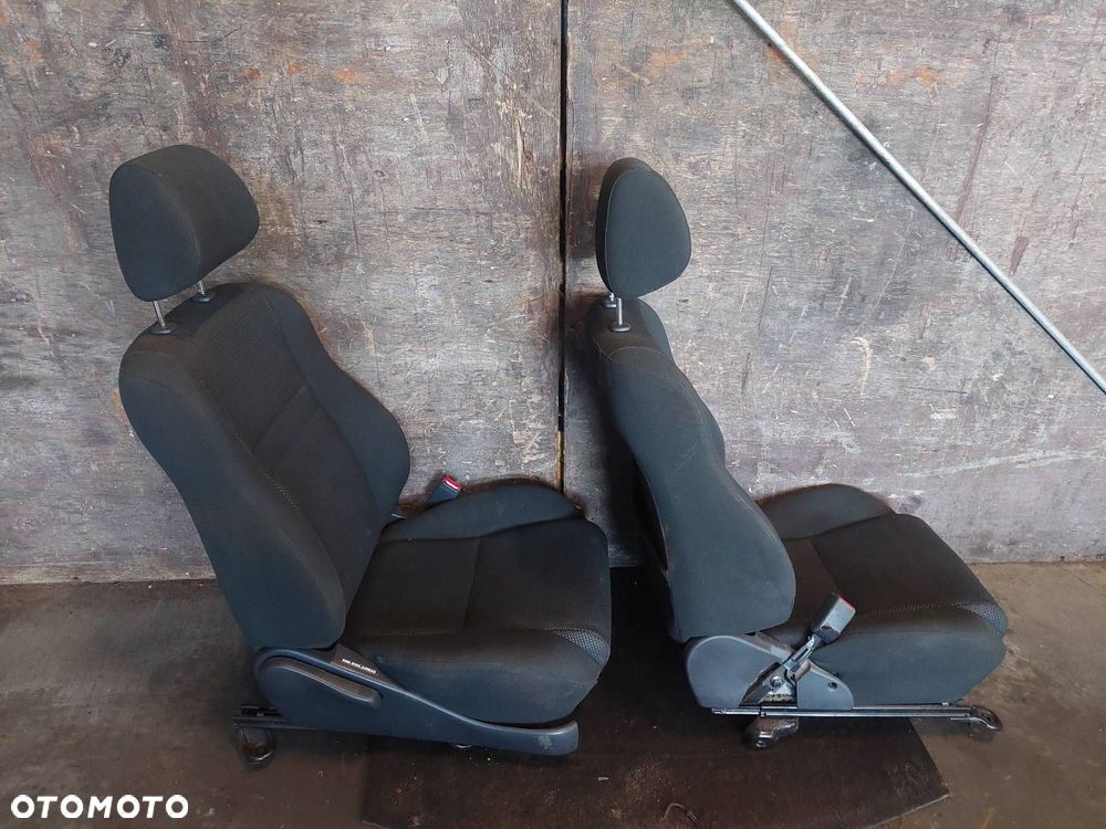 FOTELE KOMPLET LEWY PRAWY KANAPA TYŁ + BOCZKI  TOYOTA AVENSIS T25 - 7