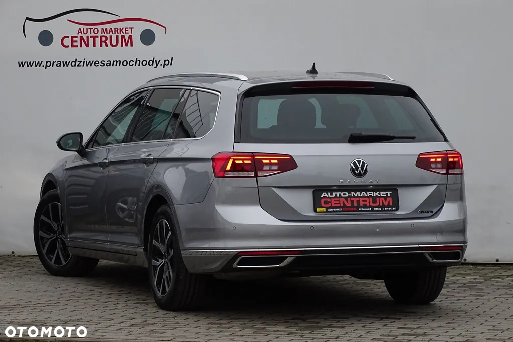 Volkswagen Passat Variant 2.0 TDI SCR DSG 4Motion Elegance - 16