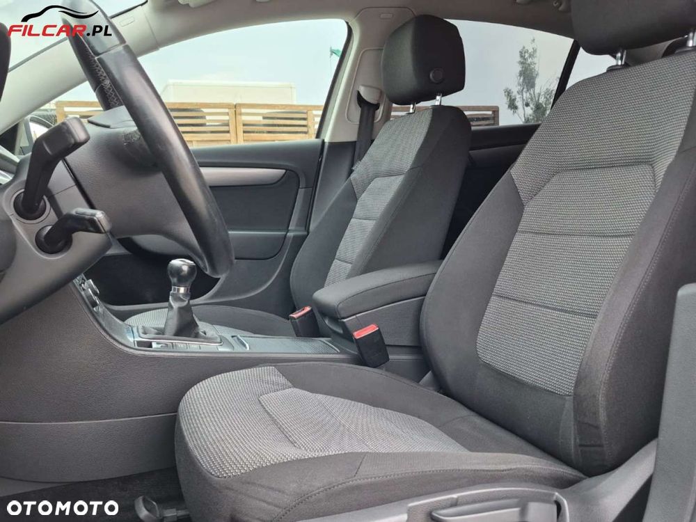 Volkswagen Passat - 6