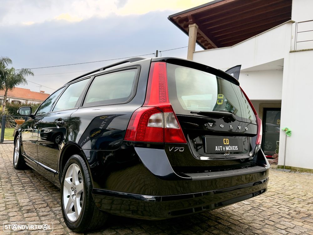 Volvo V70 2.4 D5 Momentum - 21