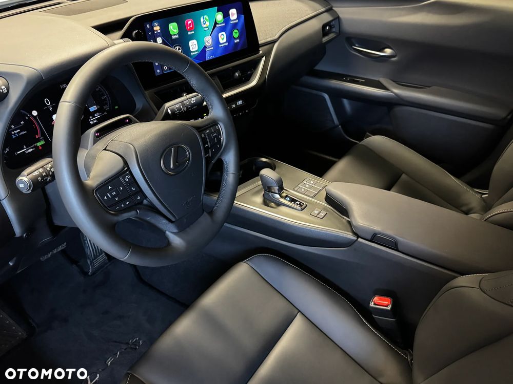 Lexus UX 300h F Sport Design - 14