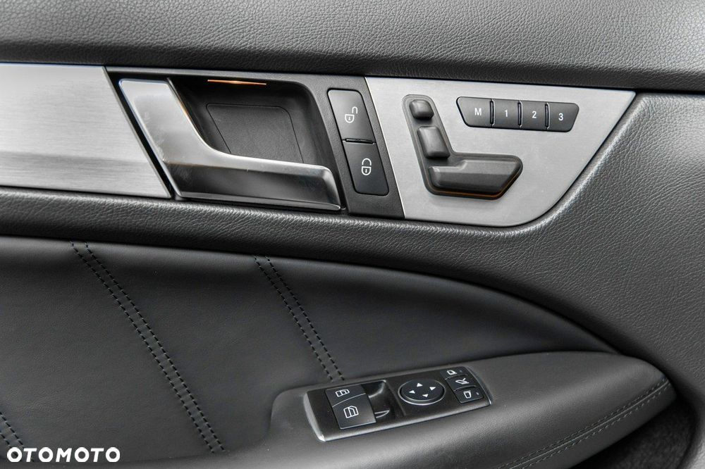 Mercedes-Benz Klasa C - 39