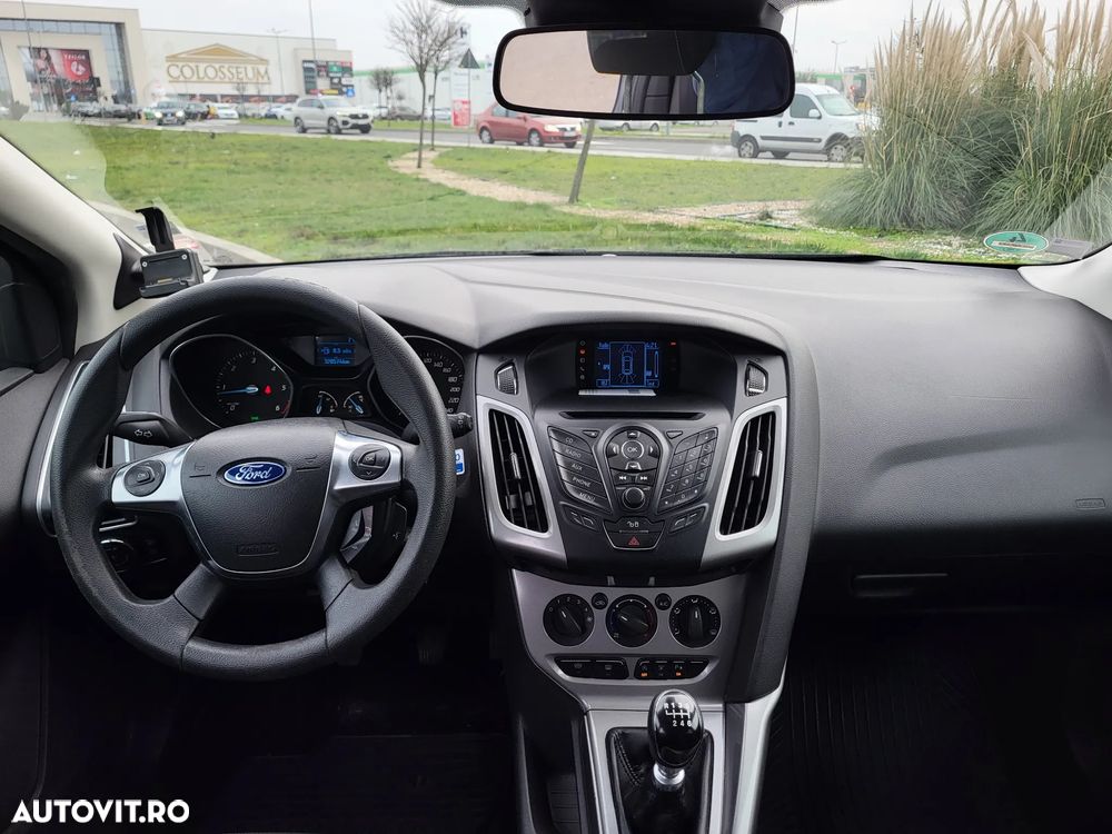 Ford Focus Turnier 1.6 TDCi DPF Start-Stopp-System Champions Edition - 2