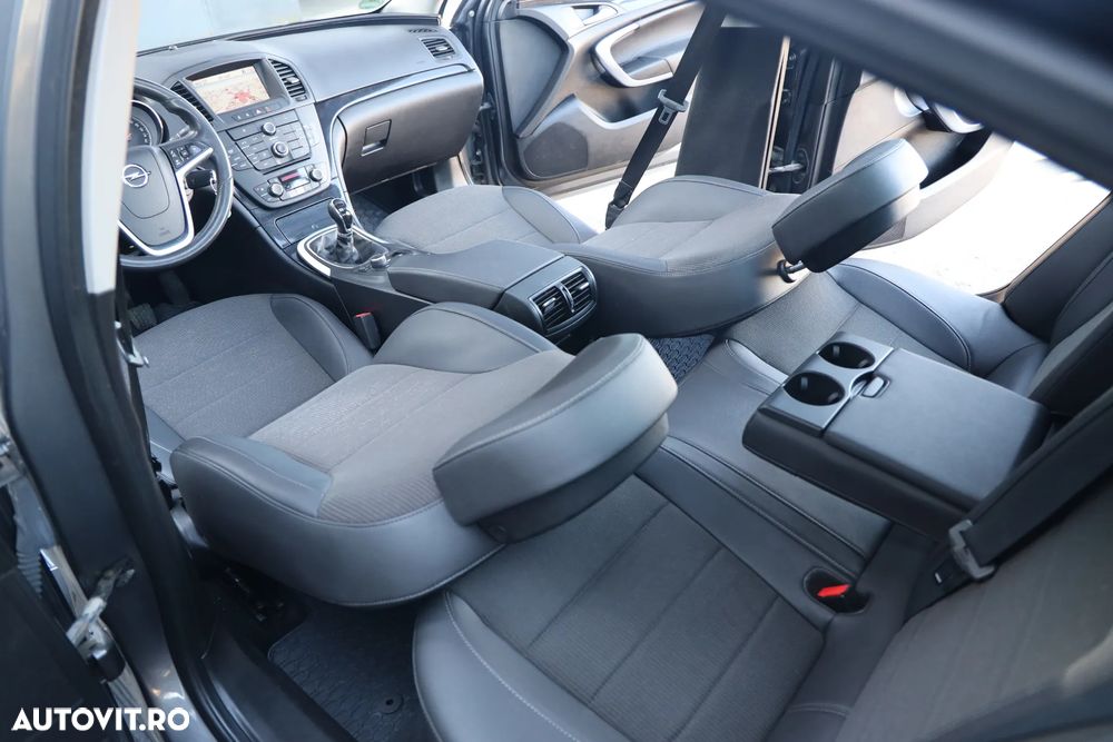 Opel Insignia 2.0 Turbo - 9