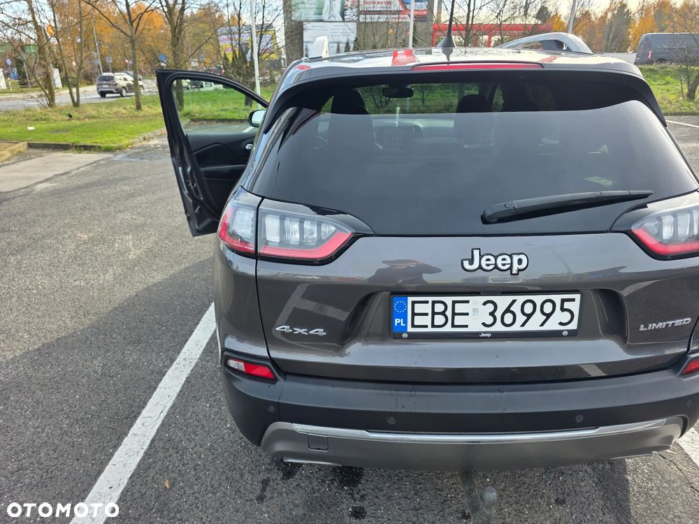 Jeep Cherokee - 14