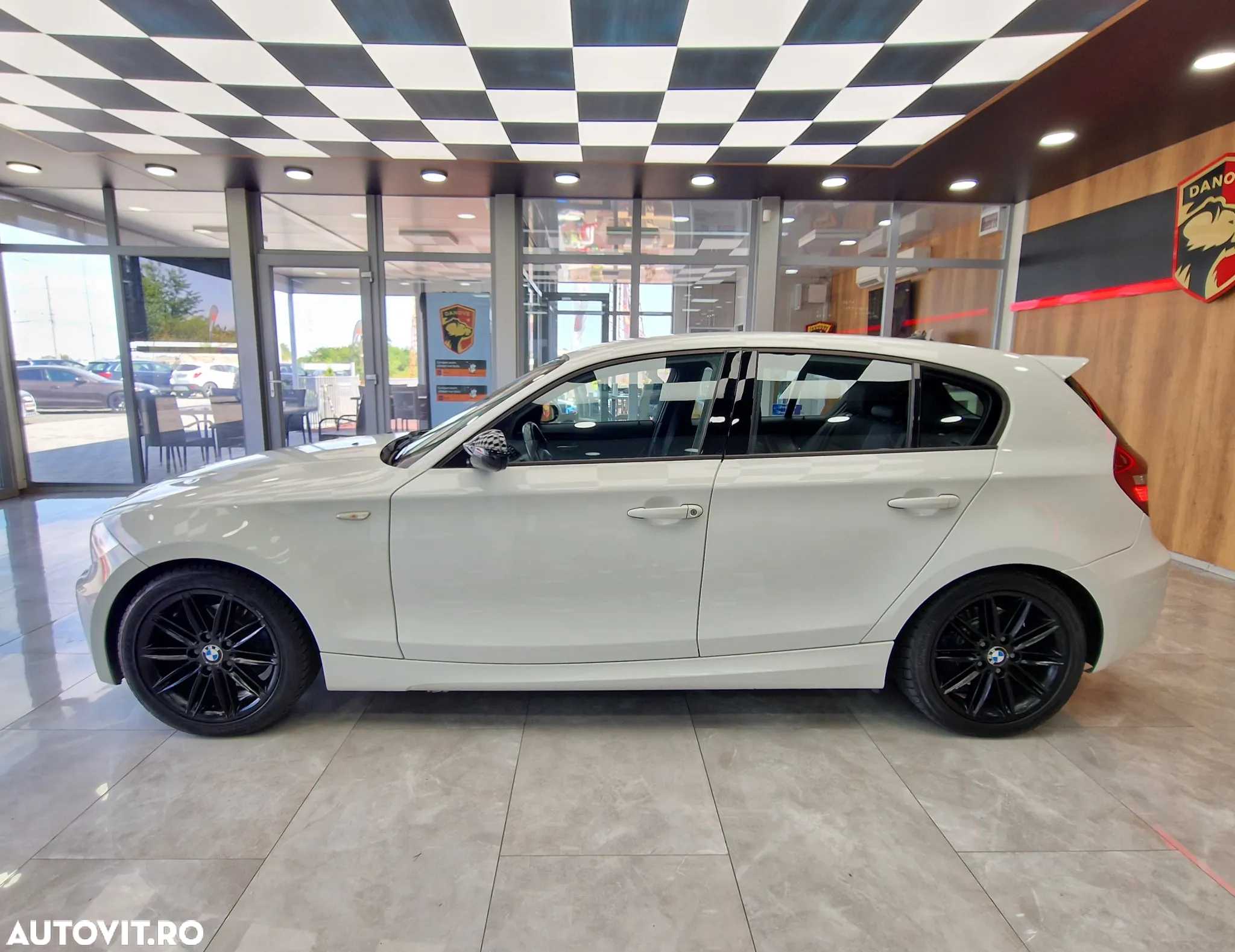 BMW Seria 1 118d - 4