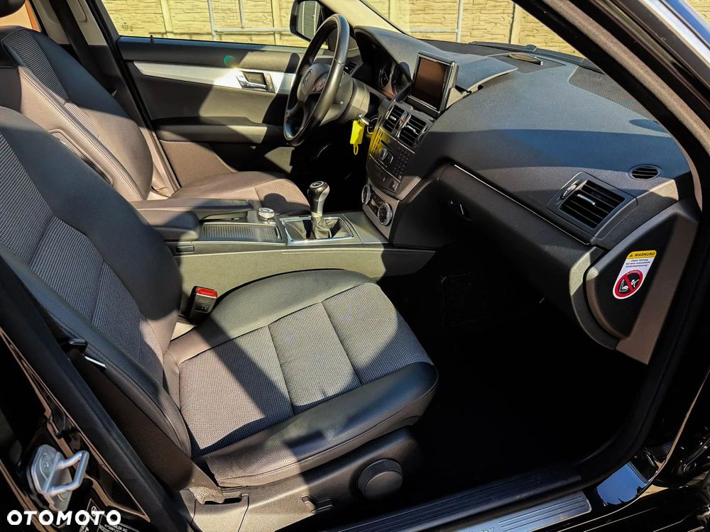 Mercedes-Benz Klasa C C-Klasse Avantgarde - 27