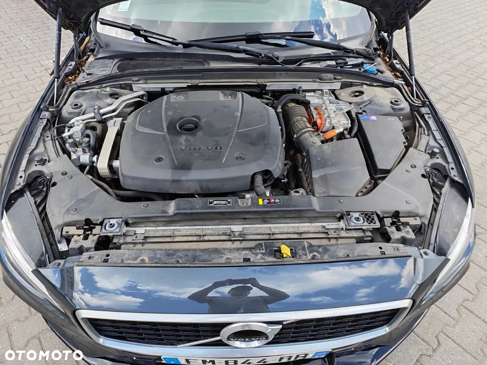 Volvo V60 T8 AWD Plug-In Hybrid R-Design - 33