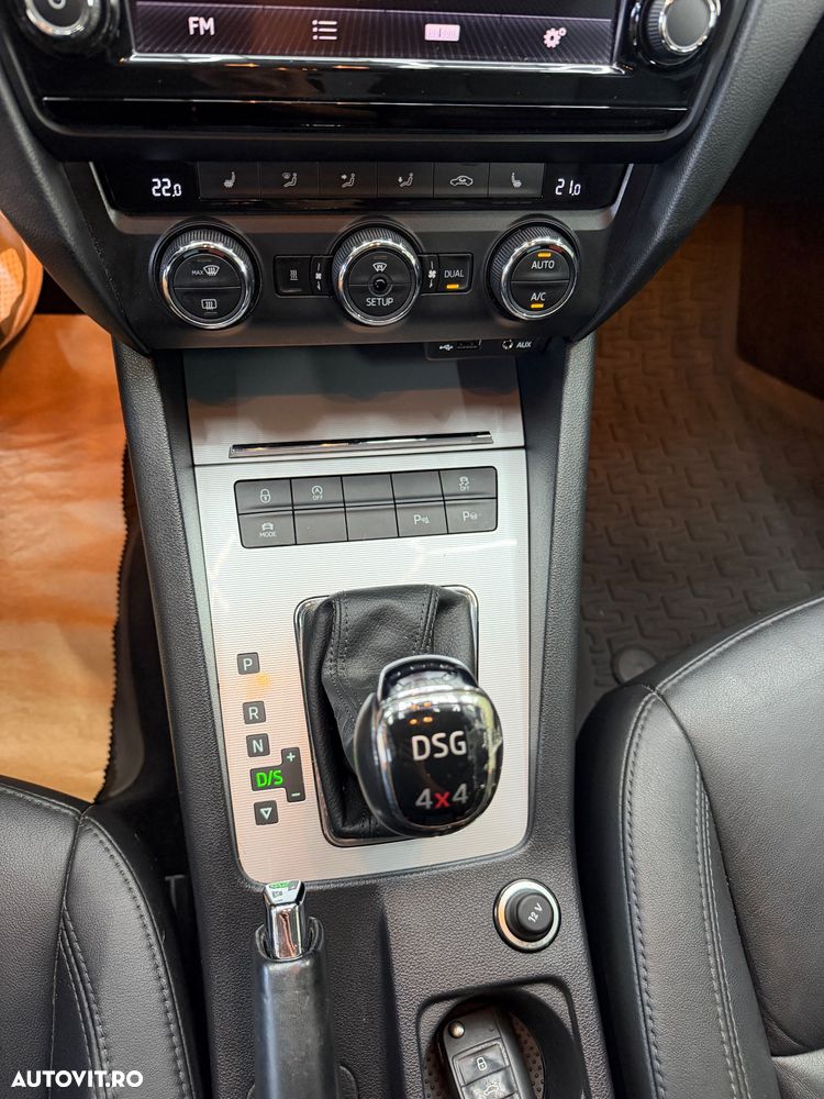 Skoda Octavia 2.0 TDI DSG 4X4 RS - 16