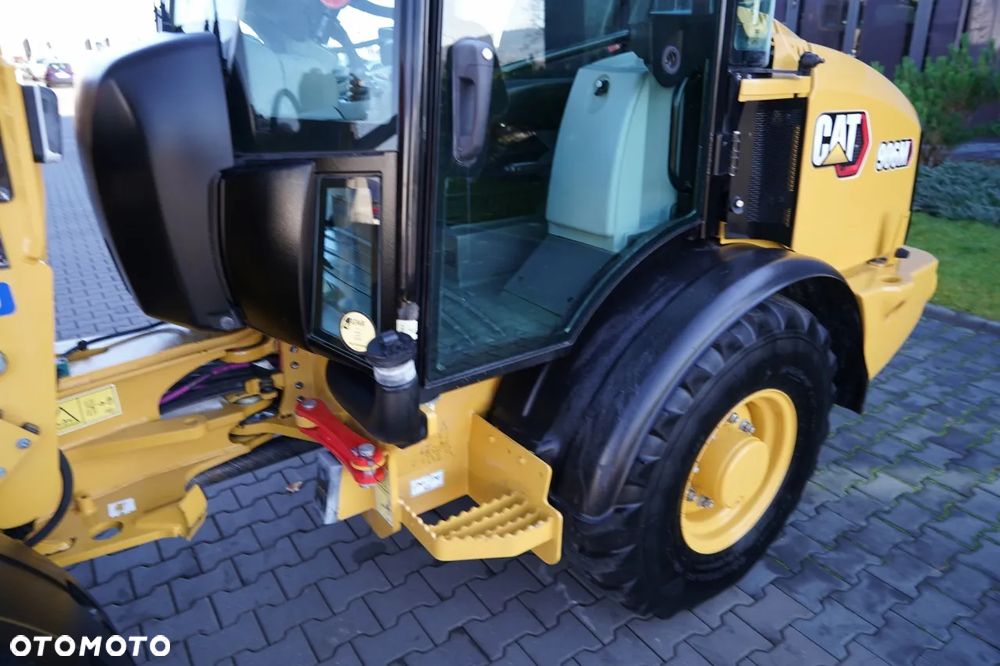Caterpillar 906M / ŁADOWARKA KOŁOWA / 2020 ROK / ŁYŻKA SZCZĘKOWA / - 19