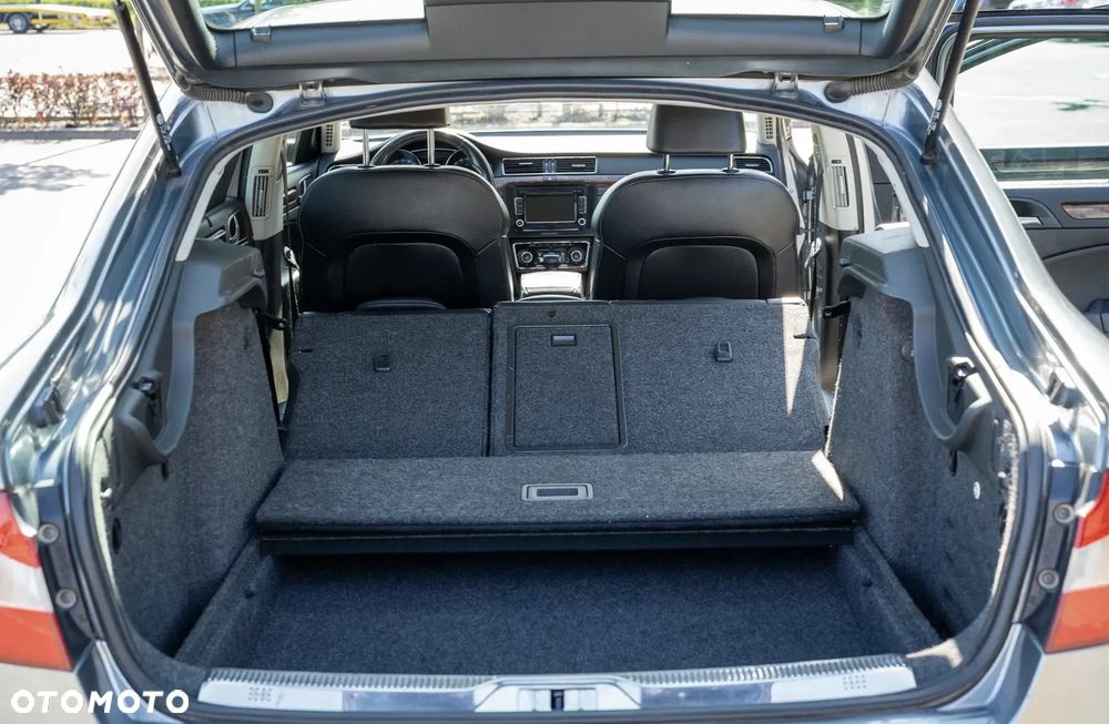 Skoda Superb 2.0 TDI Elegance DSG - 31