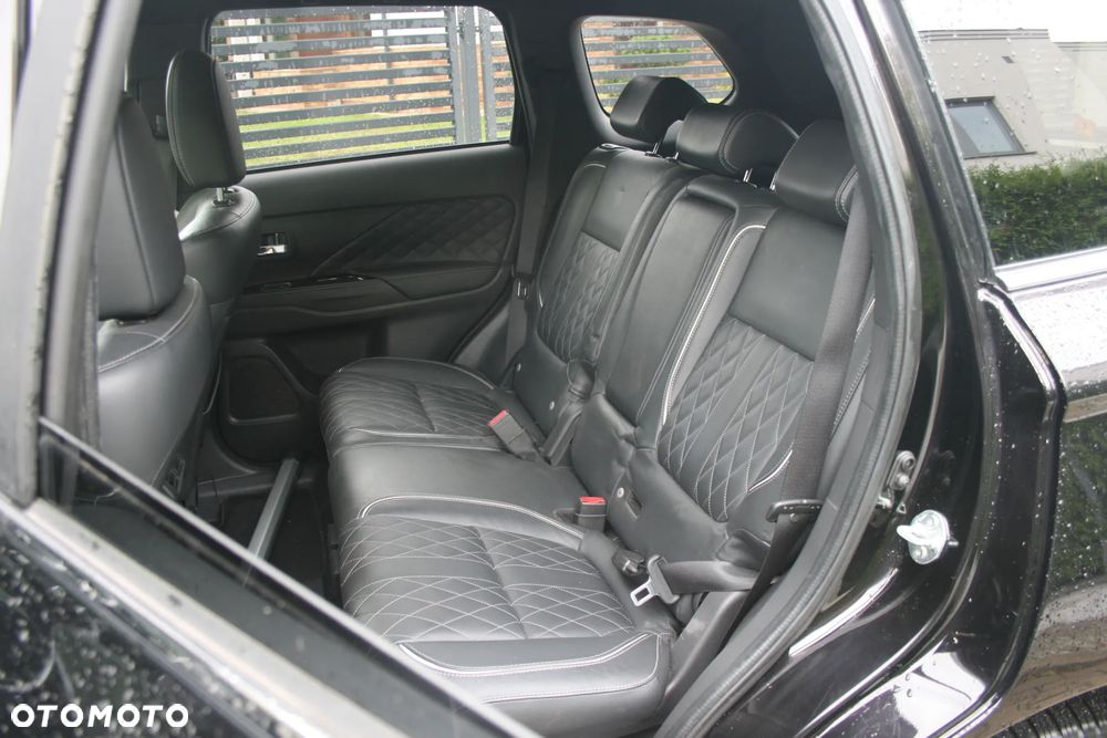 Mitsubishi Outlander - 19