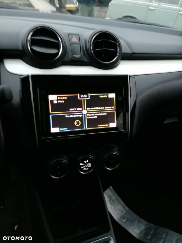Suzuki Swift 1.0 Boosterjet (SHVS) Hybrid Comfort+ - 9