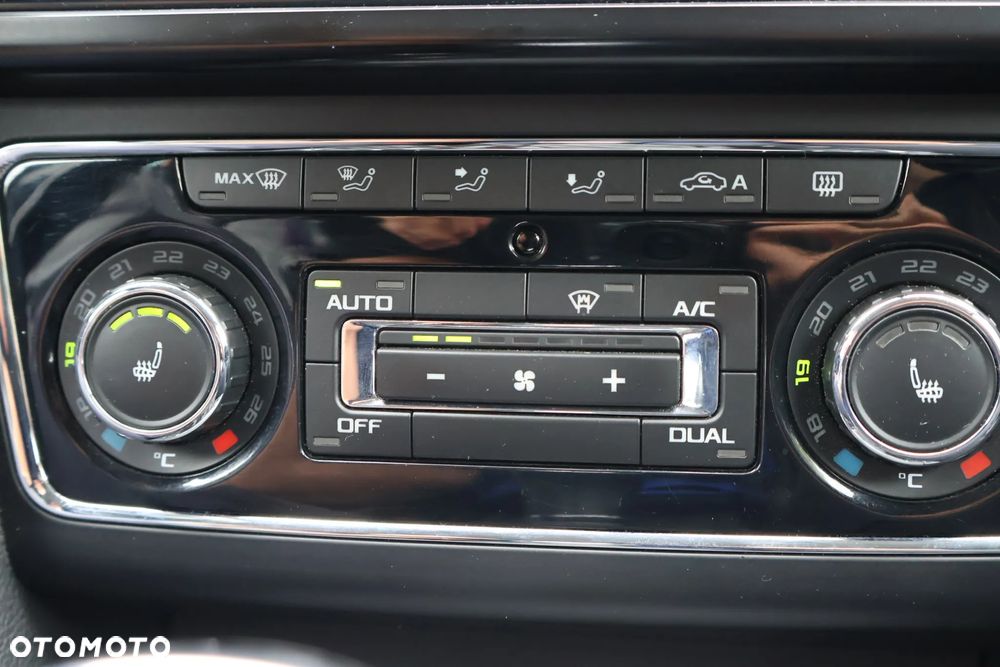 Skoda Superb 2.0 TDI 4x4 Business DSG - 24