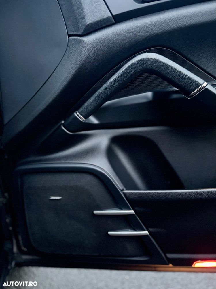 Porsche Cayenne - 29