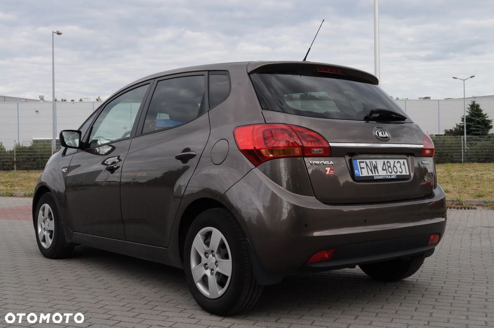 Kia Venga - 10