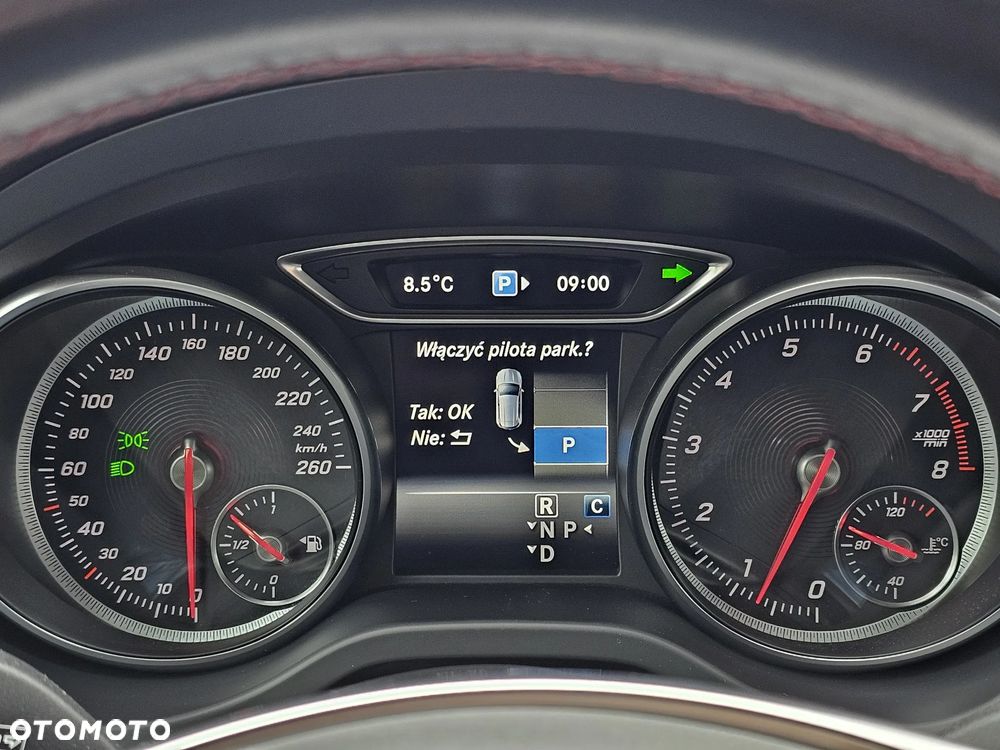 Mercedes-Benz GLA 200 7G-DCT AMG Line - 25