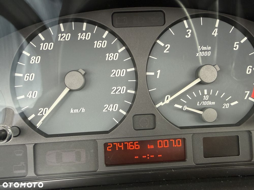 BMW Seria 3 325Ci - 25