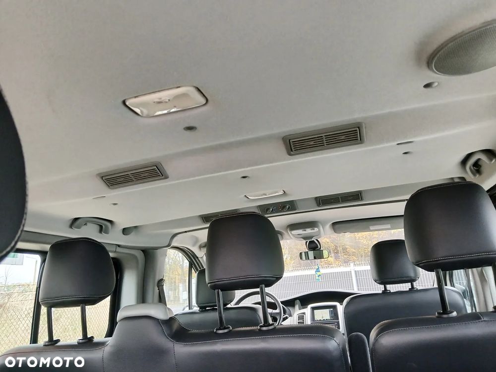 Renault Trafic 2.0 dCi 115 FAP Passenger Black Edition - 30