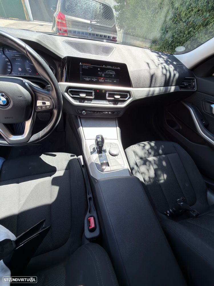 BMW 320 d Line Luxury Auto - 30