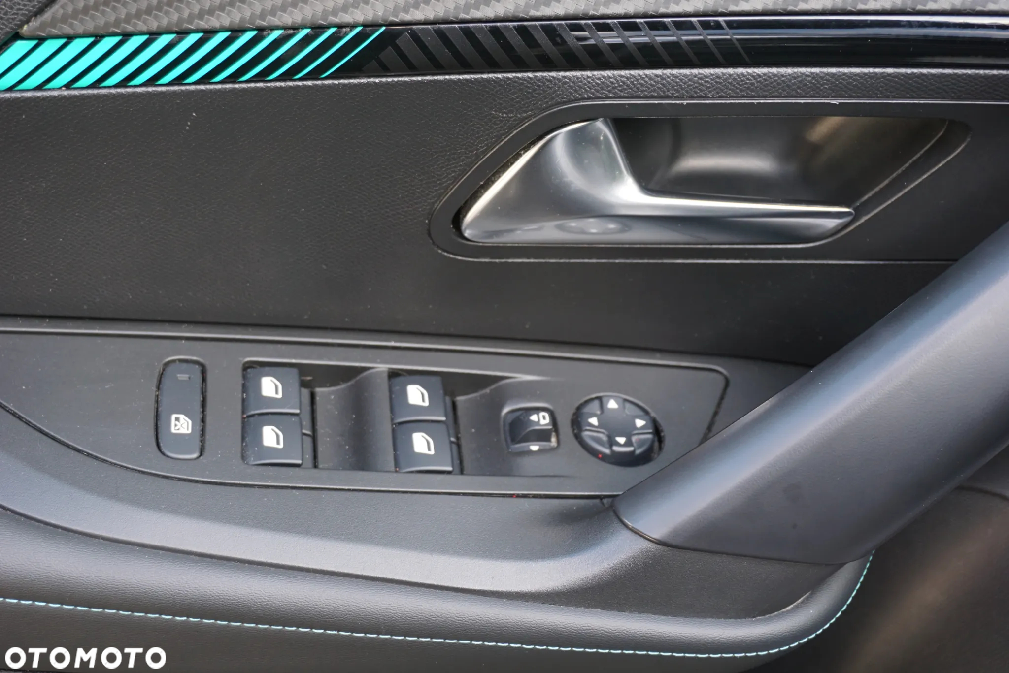 Peugeot 2008 1.2 PureTech GT Pack S&S EAT8 - 20