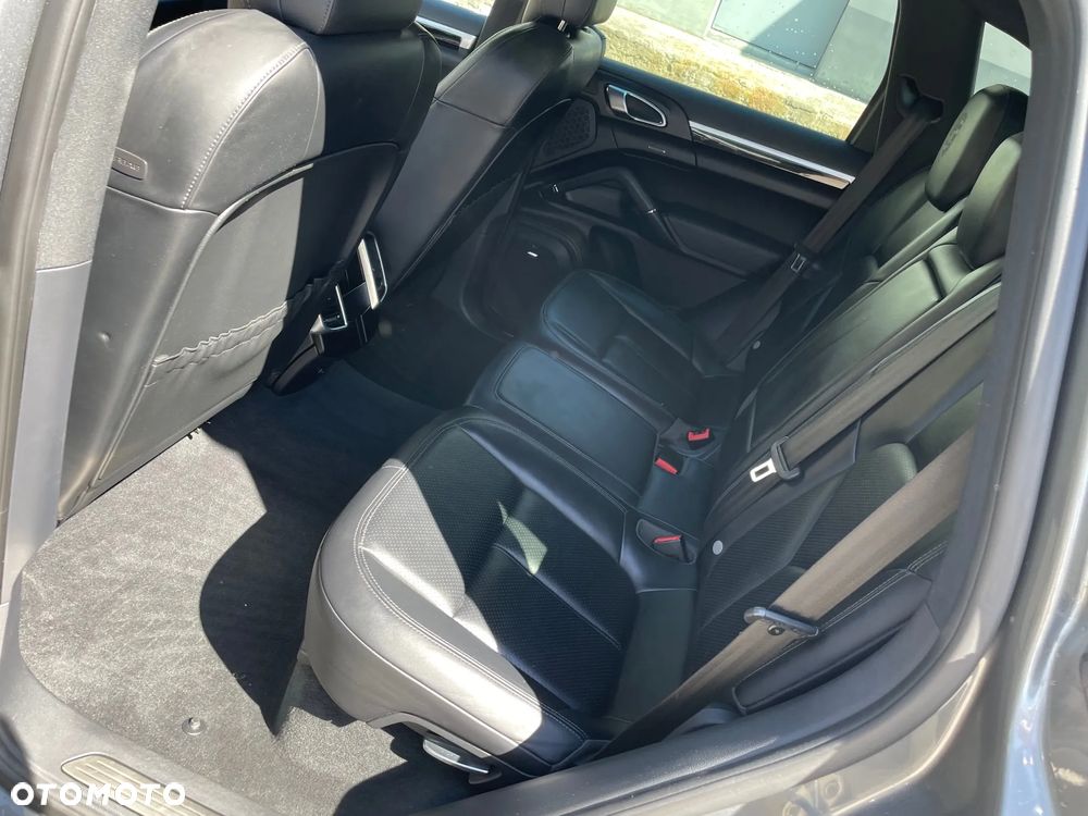 Porsche Cayenne - 17