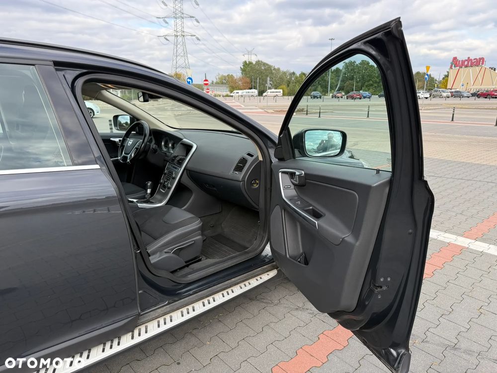 Volvo XC 60 D4 Momentum - 11