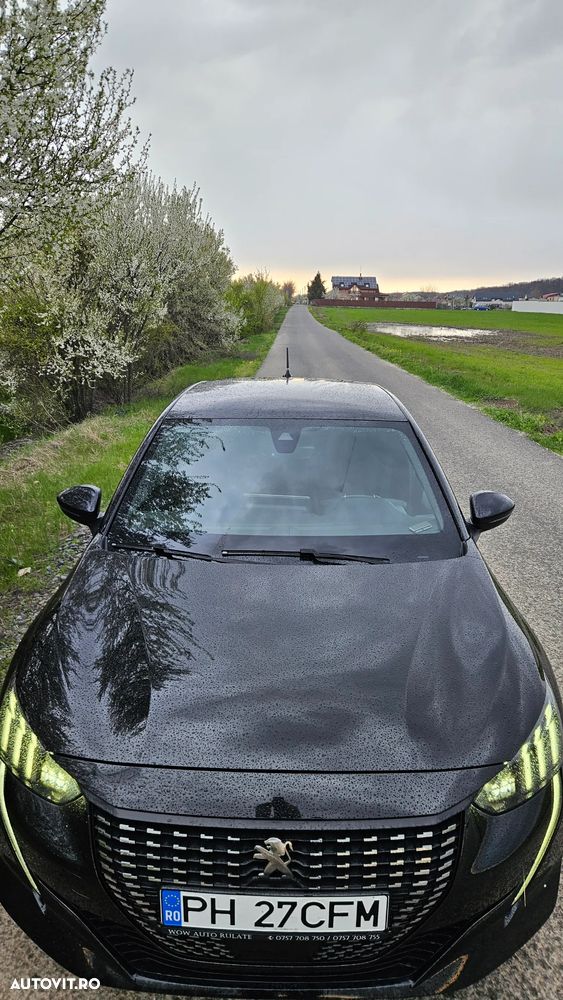 Peugeot 208 1.2 L PureTech STT EAT8 GT Line - 1