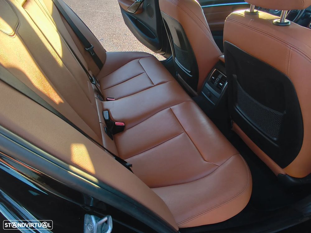 BMW 320 d Touring Line Luxury Auto - 9