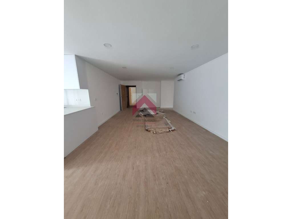 Apartamento T2 com Terraço no R/Chão em Esgueira, Aveiro - Grande imagem: 4/41