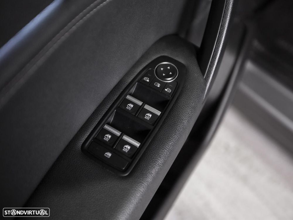 Renault Captur 1.0 TCe Techno Bi-Fuel - 29