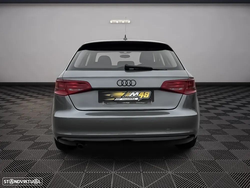 Audi A3 Sportback 1.6 TDI Attraction - 4