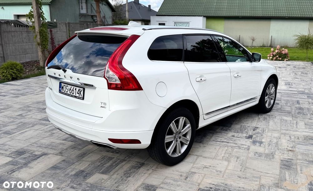 Volvo XC 60 T5 AWD Momentum - 5