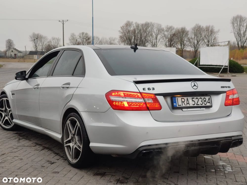 Mercedes-Benz Klasa E 63 AMG T AMG Speedshift 7G-MCT - 11
