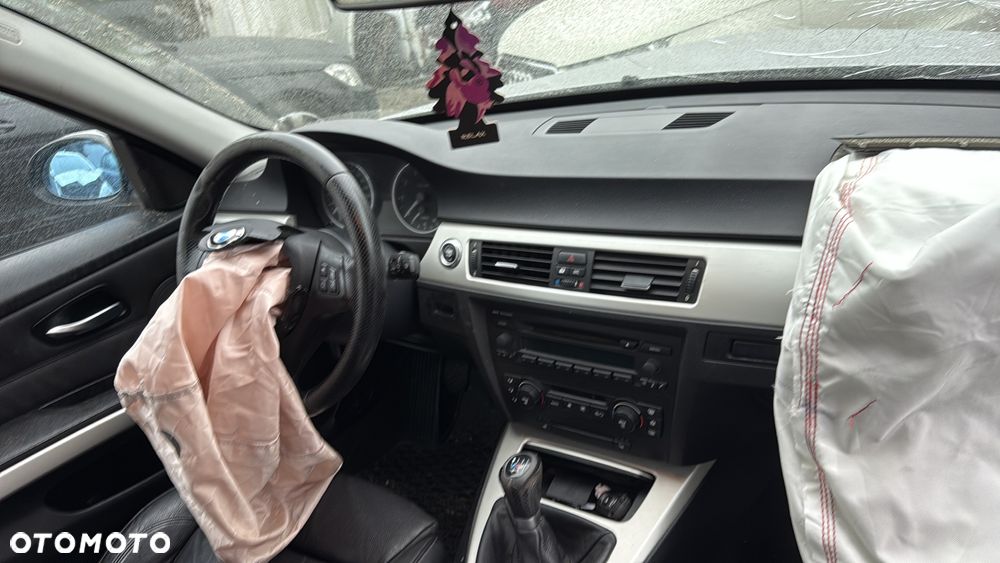 BMW Seria 3 318i - 12