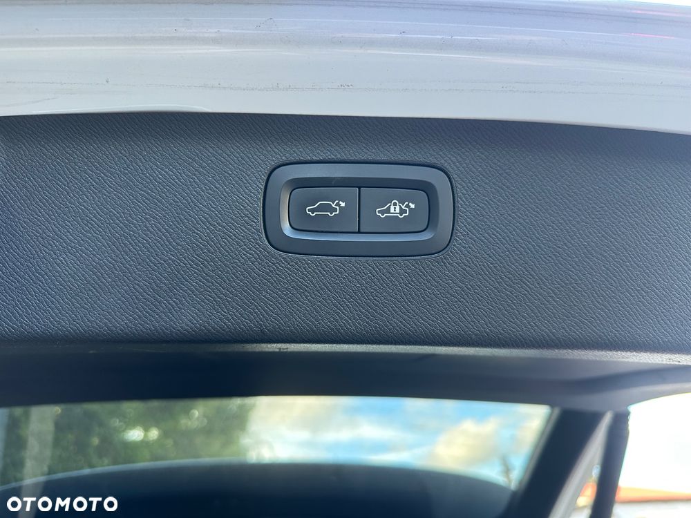 Volvo XC 90 T6 AWD Momentum 7os - 26