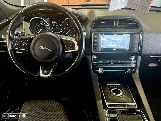 Jaguar F-Pace 20d Aut. R-Sport - 4