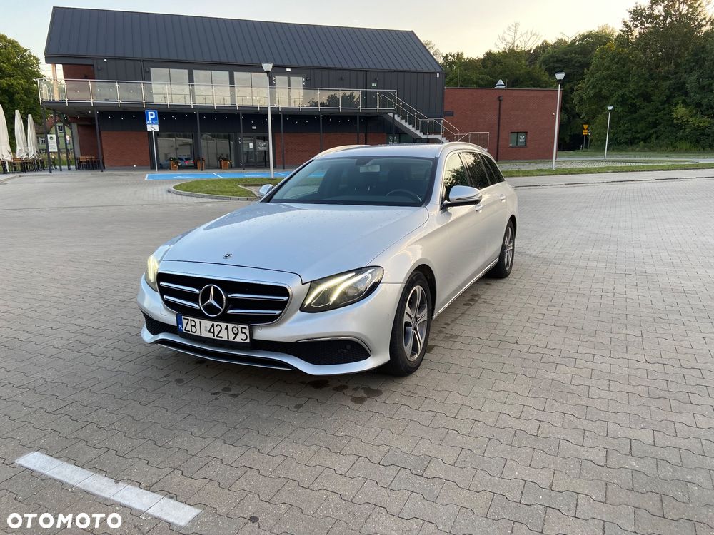 Mercedes-Benz Klasa E 220 d 9G-TRONIC Exclusive - 2