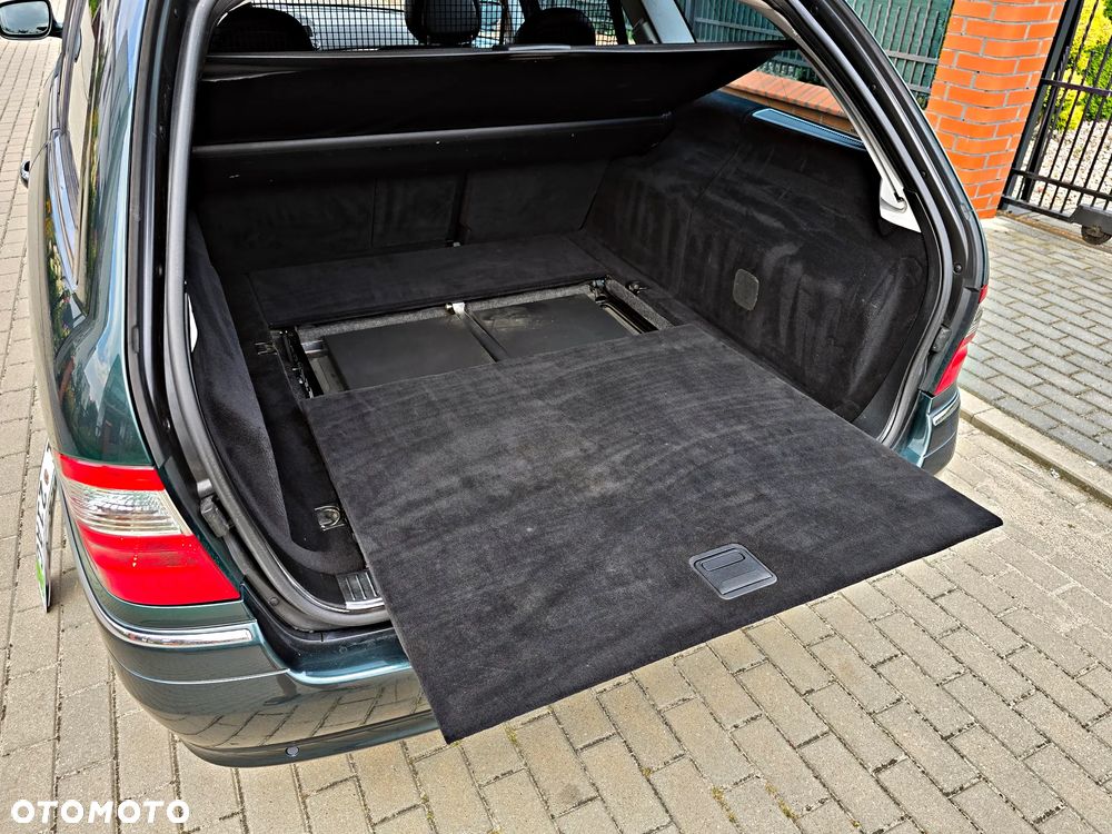 Mercedes-Benz Klasa E 500 4Matic Automatik Avantgarde - 35