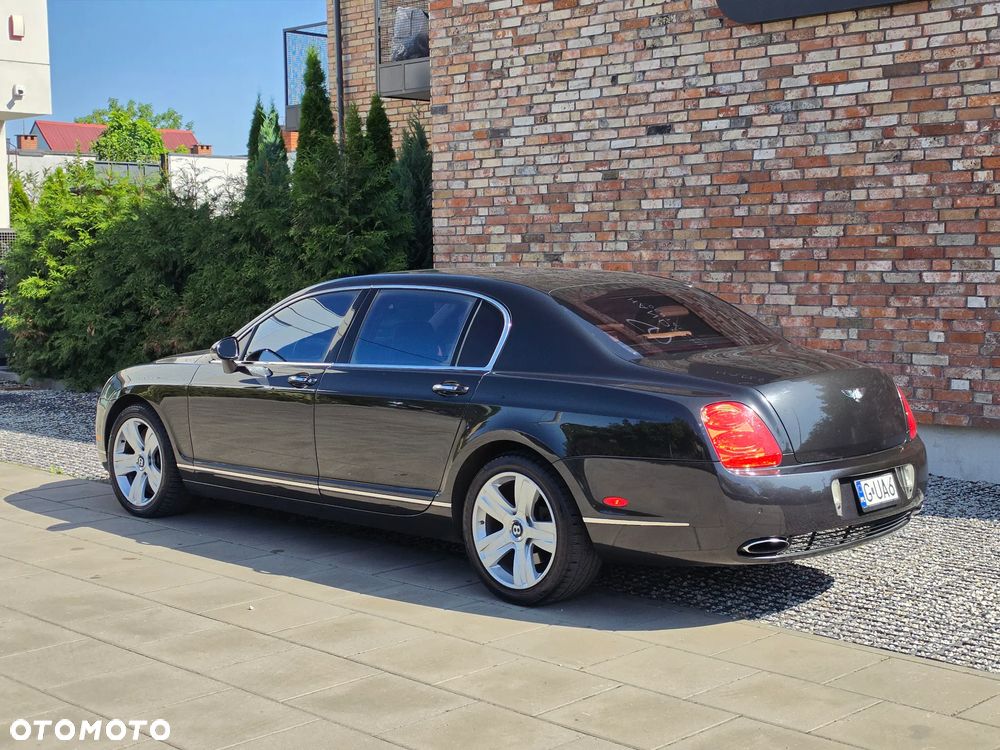 Bentley Flying Spur - 26