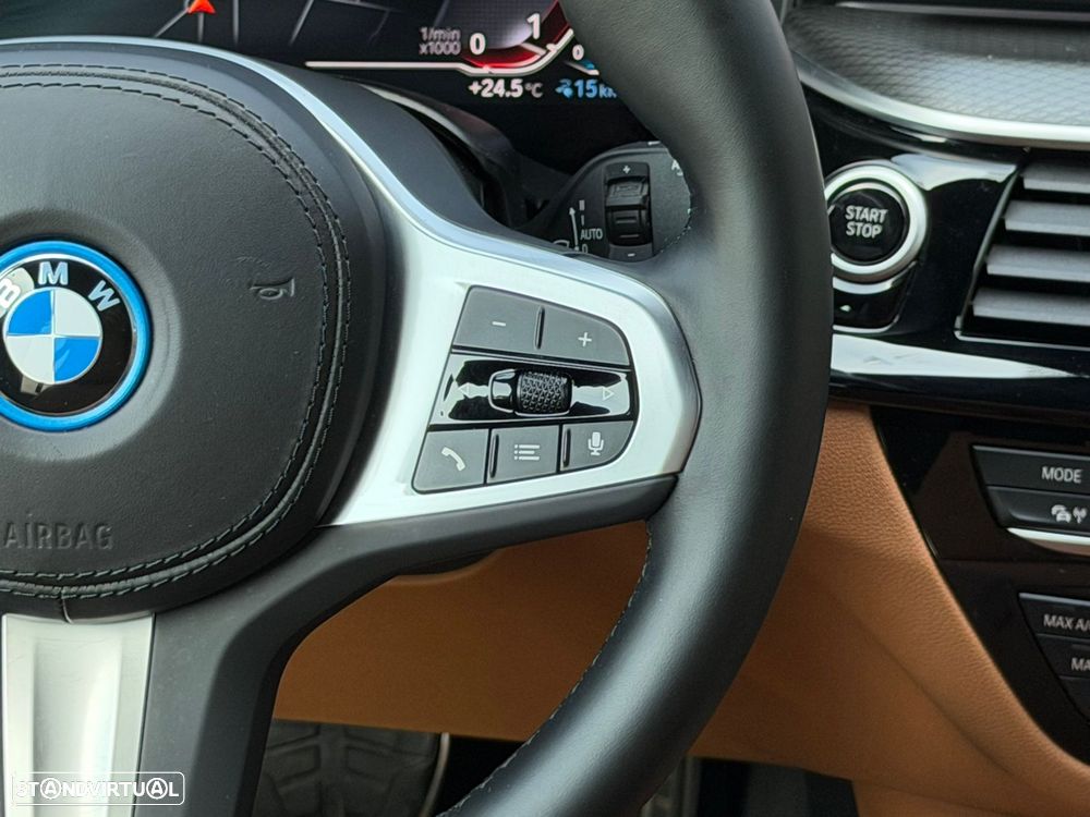 BMW 520 e Pack M — fotografia 35