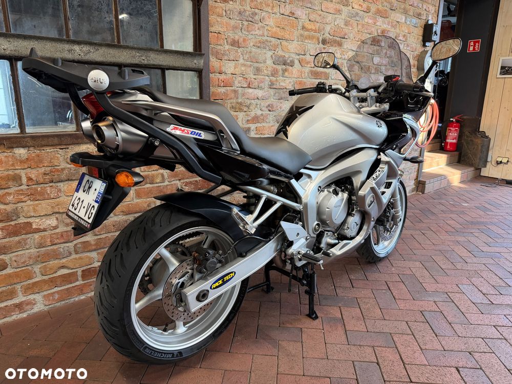 Yamaha FZ6 - 3